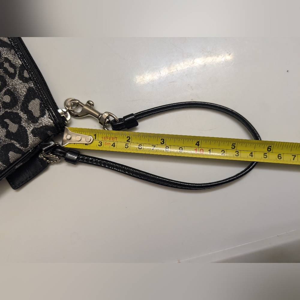 Coach Wristlet Animal Print - Picture 9 of 11